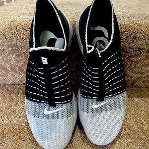 Nike Men’s  slip on sneakers /size 13
